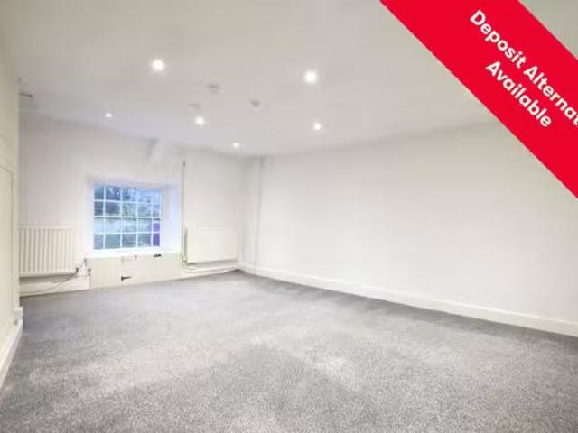 Cozy 1 bedroom apartment for rent in High Street, Winterbourne.