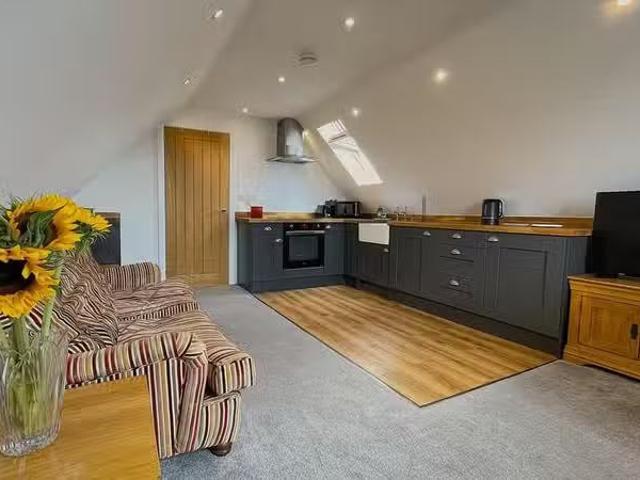 Nice 1 bedroom apartment for rent in Hoggington Lane, Southwic.