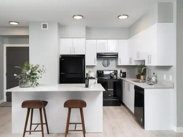 For Rent 1 Bedroom Apartment Kelowna BC DS103424154