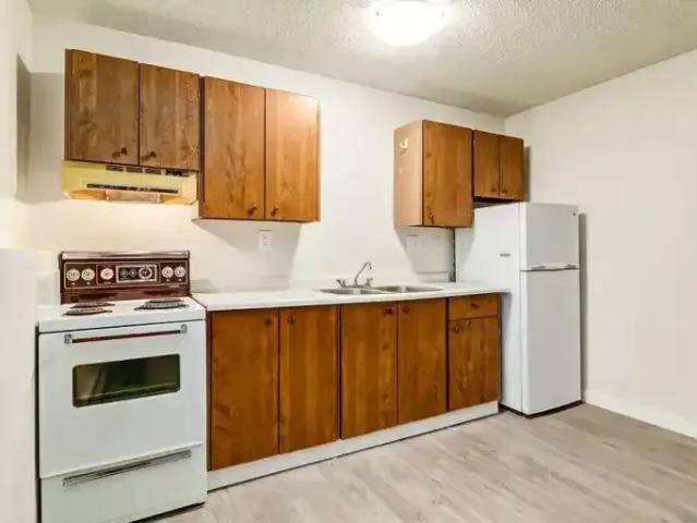 For Rent 1 Bedroom Apartment Lloydminster AB DS103738997