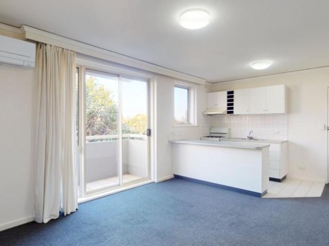 For Rent 1 Bedroom Apartment Parkville VIC DLS104917529