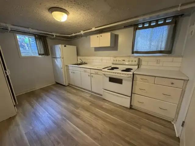 For Rent 1 Bedroom Apartment Red Deer AB DS104711542