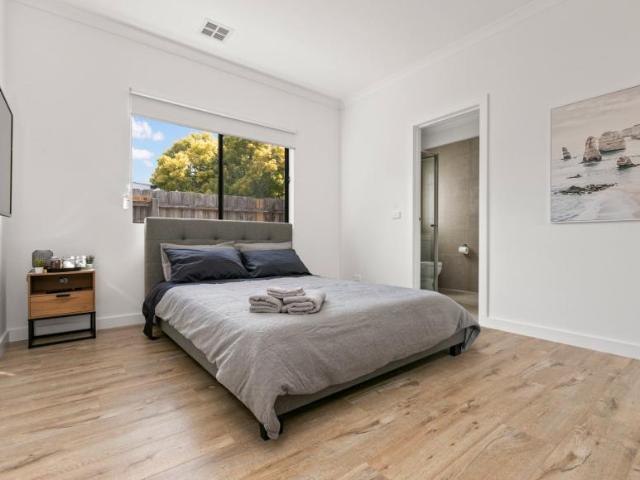 For Rent 1 Bedroom Apartment Ringwood East VIC DS102758879