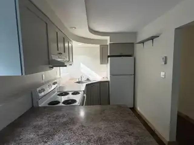 For Rent 1 Bedroom Apartment Sidney BC DS105505713