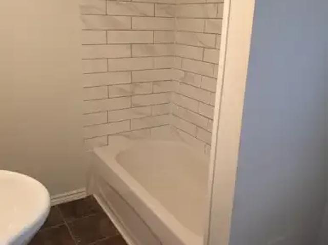 For Rent 1 Bedroom Apartment Windsor ON DS100669361