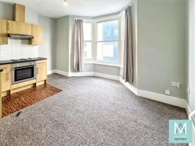 Charming 1 bedroom flat for rent in Western Place, Worthing, B.
