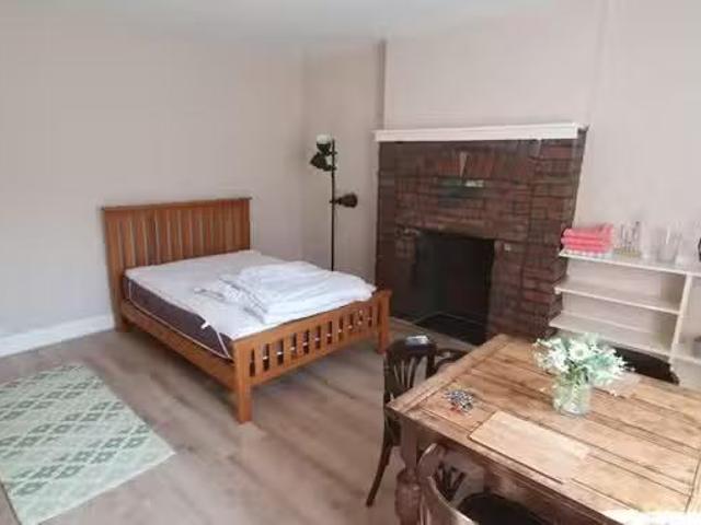 Rental! 1 bedroom flat for rent in Elmdale Road, Tyndalls Park.