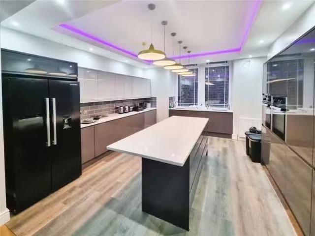 Unique 1 bedroom flat for rent in Holly House, Spring Gardens.