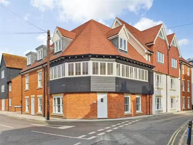 Rental! 1 bedroom flat for rent in Knotts Lane, Canterbury, CT1
