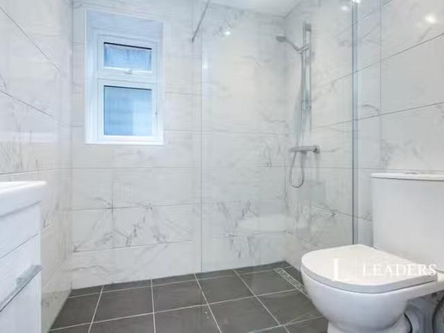 Cheap 1 bedroom flat for rent in Lyon Avenue, New Milton, BH25