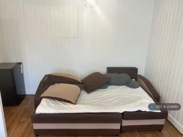 Deal! 1 bedroom flat for rent in Marine Parade, Seaford, BN25