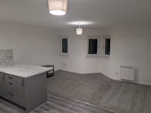 Just in! 1 bedroom flat for rent in Strathmartine Road, Dundee.