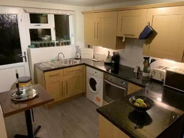 For Rent! 1 bedroom house for rent in Raddlebarn Farm Drive, B.