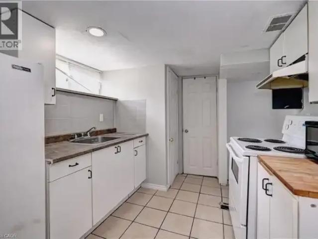 For Rent 1 Bedroom House Kitchener ON DS103770662