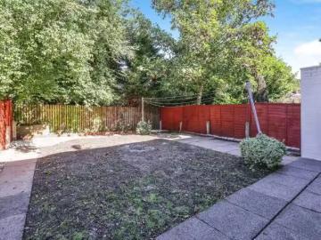 Deal! 1 bedroom house share for rent in Tyndall walk, Woodgate.