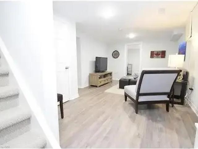 For Rent 1 Bedroom House St. Catharines ON DS103958658