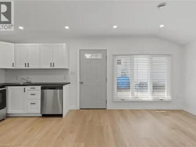 For Rent 1 Bedroom House Welland ON DS103652879