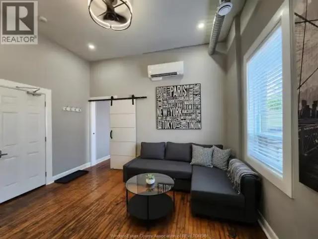 For Rent 1 Bedroom House Windsor ON DS105410905