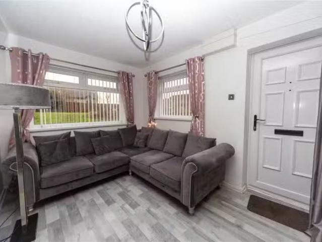 Deal! 1 bedroom semi detached house for rent in Fairhaven Clos.
