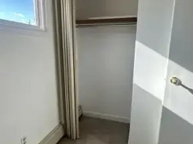 For Rent 1 Bedroom Townhouse Calgary AB DS104401523