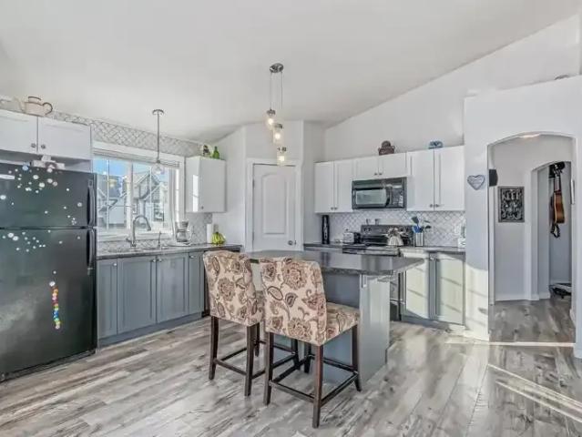 For Rent 1 Bedroom Townhouse Calgary AB DS104957444