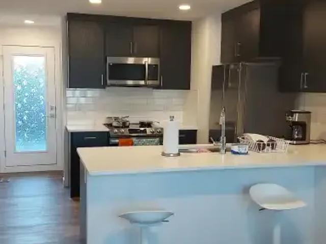 For Rent 1 Bedroom Townhouse Calgary AB DS104957554