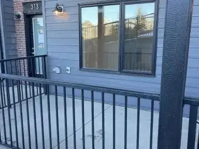 For Rent 1 Bedroom Townhouse Calgary AB DS104957558