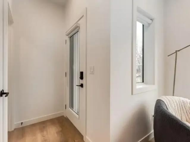 For Rent 1 Bedroom Townhouse Calgary AB DS105643205