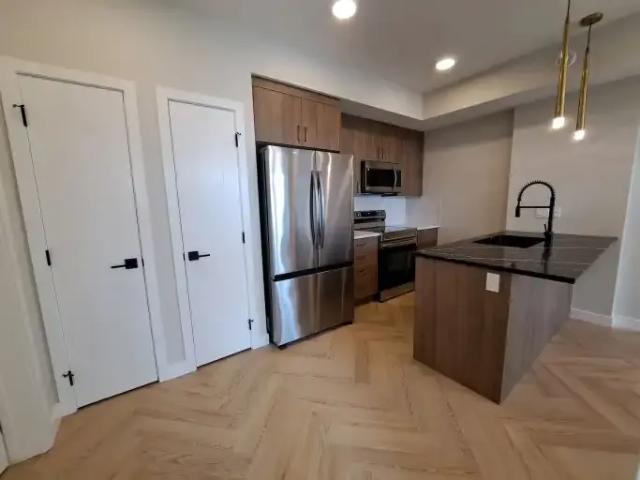 For Rent 1 Bedroom Townhouse Calgary AB DS105047787