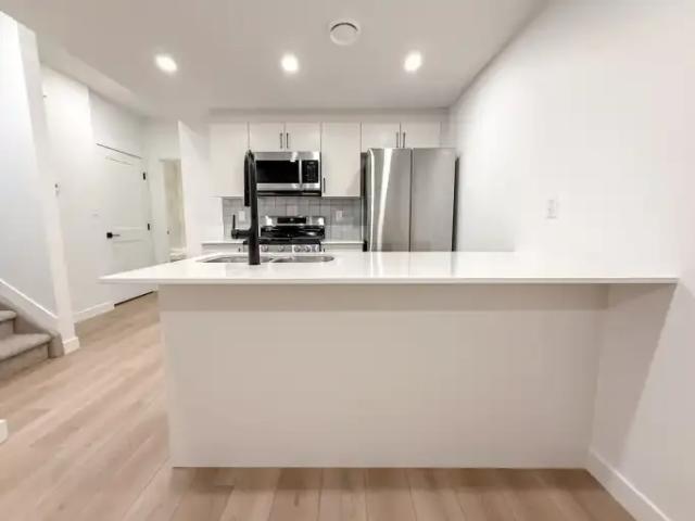 For Rent 1 Bedroom Townhouse Edmonton AB DLS104362779