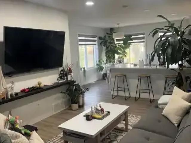 For Rent 1 Bedroom Townhouse Edmonton AB DS105643274