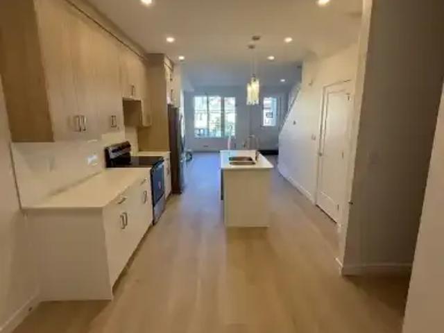 For Rent 1 Bedroom Townhouse Edmonton AB DS105821635