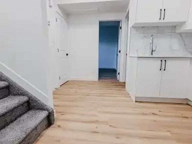 For Rent 1 Bedroom Townhouse Edmonton AB DS105991859