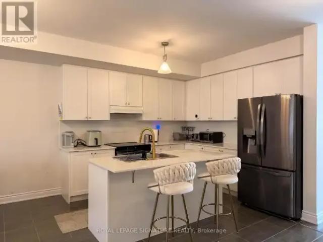 For Rent 1 Bedroom Townhouse Vaughan ON DS105118955