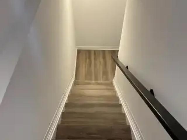 For Rent 1 Bedroom Townhouse Welland ON DS104362849