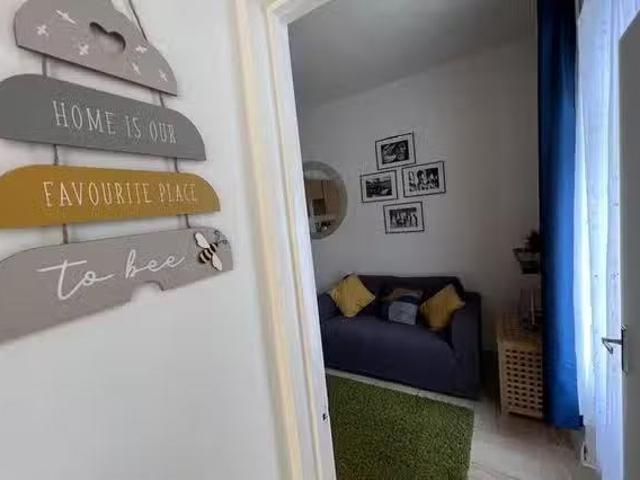 Cheap 1 BR Old Station Way