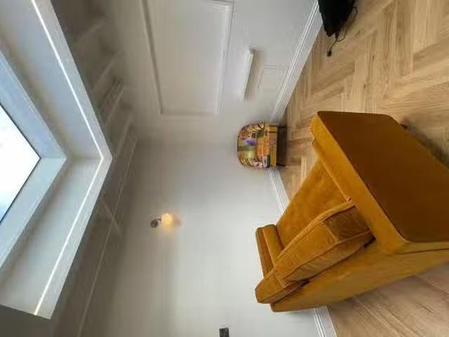 Unique 1 BR Elms Road