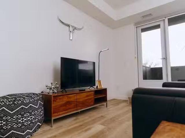 Unique 1 BR Gertrude Avenue