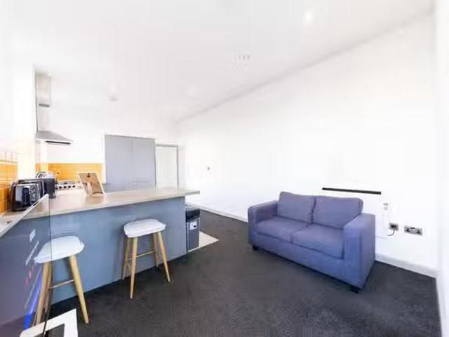 For Rent! 1 BR High Street