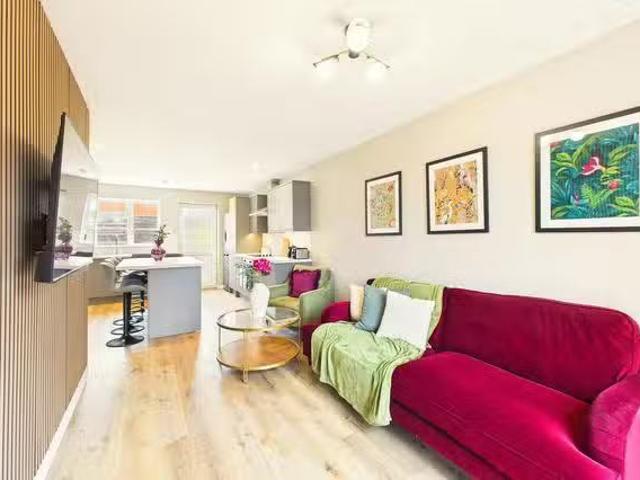For Rent! 1 BR Lincoln Close, Tewkesbury