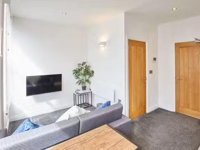 Unique 1 BR Peel Terrace