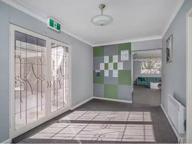 Unique 1 BR Room 1/7 Helen Avenue, ARMIDALE House for rent Li.