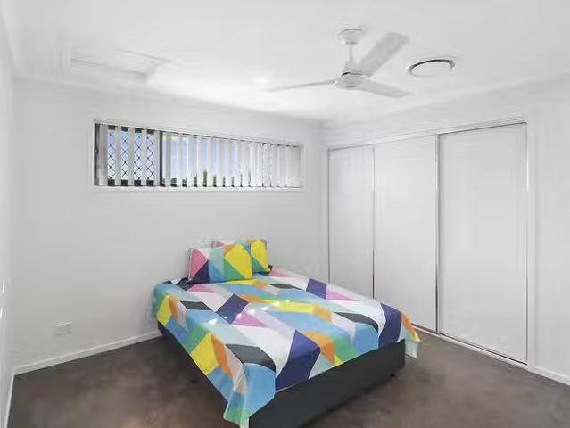 Unique 1 BR ROOM 1 484 Earnshaw Road, Nudgee, QLD 4014