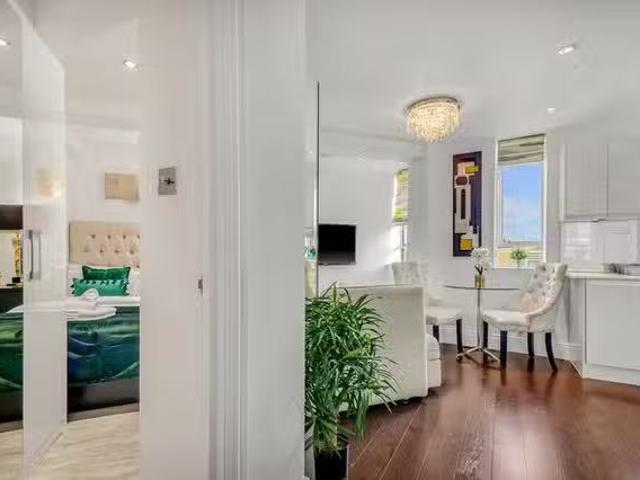For Rent! 1 BR Sloane Avenue
