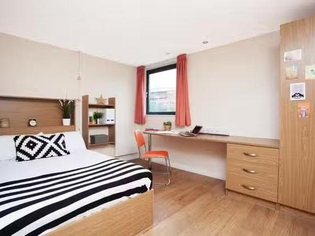 Just in! 1 BR Thurso Street Ensuite Classic