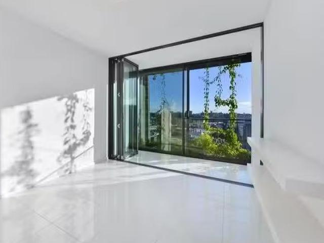 Deal! 1 BR W807/2 Chippendale Way, Chippendale, NSW 2008