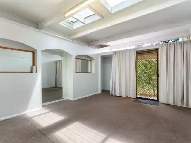 Unique 1 BR 1/43 Sassafras Avenue, Windang Apartment for rent.