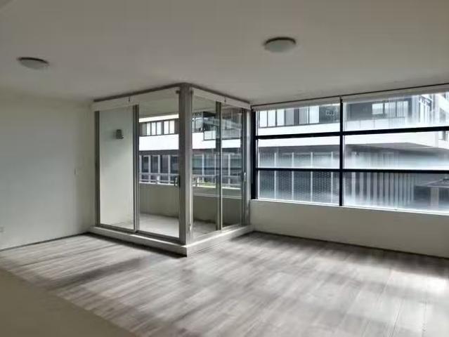 Cheap 1 BR 15/1 Defries Avenue, Zetland, NSW 2017