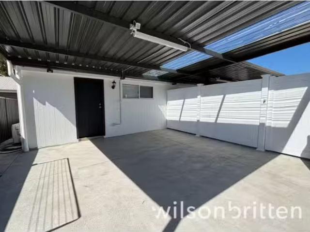 Deal! 1 BR 16B Kevin Street, Mannering Park Apartment for rent.