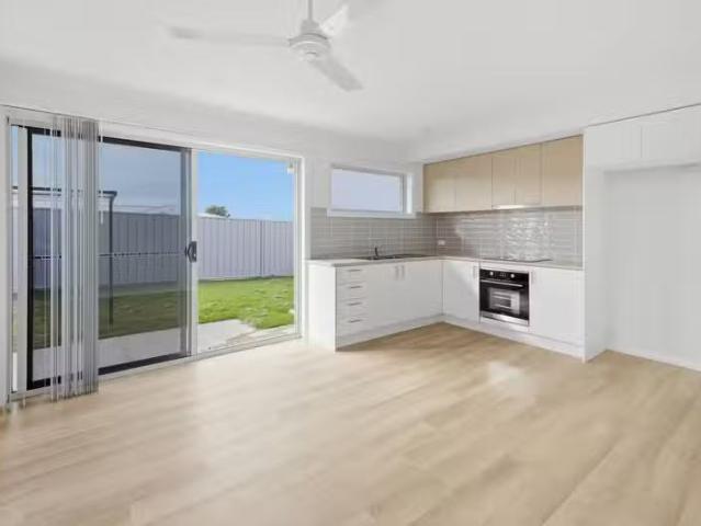 Charming 1 BR 1A Mellong Way, NIKENBAH, QLD 4655 Duplex for.